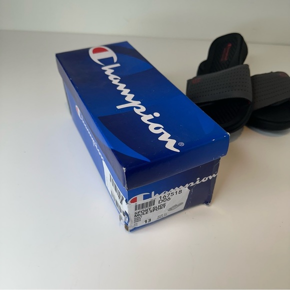 NWT Champion Kids Skid resistant slippers size 13 - Picture 10 of 13